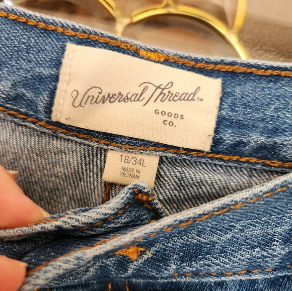 Universal Thread Jeans - Picture 3 of 6